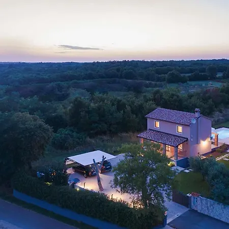 Azur Villa Muntic